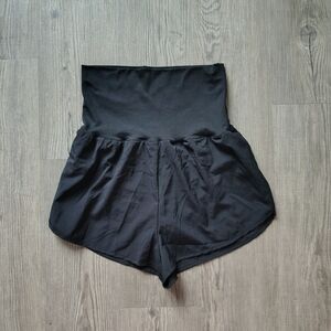 Zenana Outfitters Women's High-Waisted Black Shorts